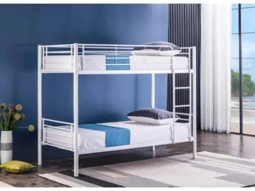 Jak urządzić sypialnię dwójki dzieci? Łóżko piętrowe do małego pokoju